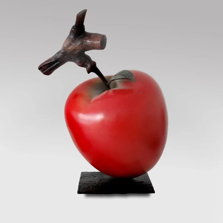 Big Apple Sculpture - Image 2